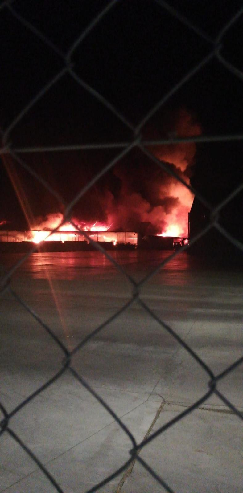 Última hora: Gran incendio en la cooperativa de Cobadu y ...