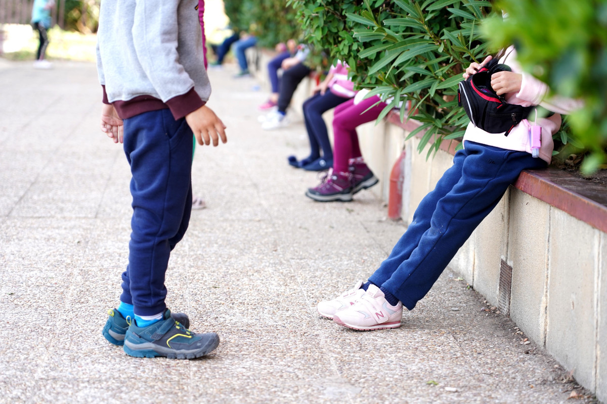 Colegio niños alumnos