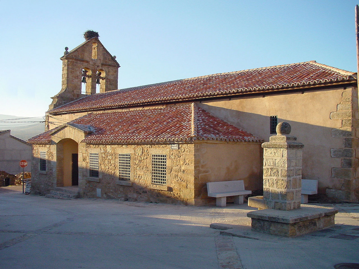 1280px Iglesia en Madarcos