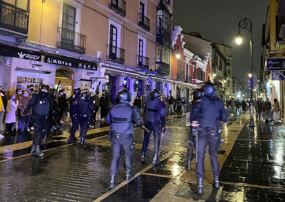 Altercados Policu00eda Nacional leu00f3n