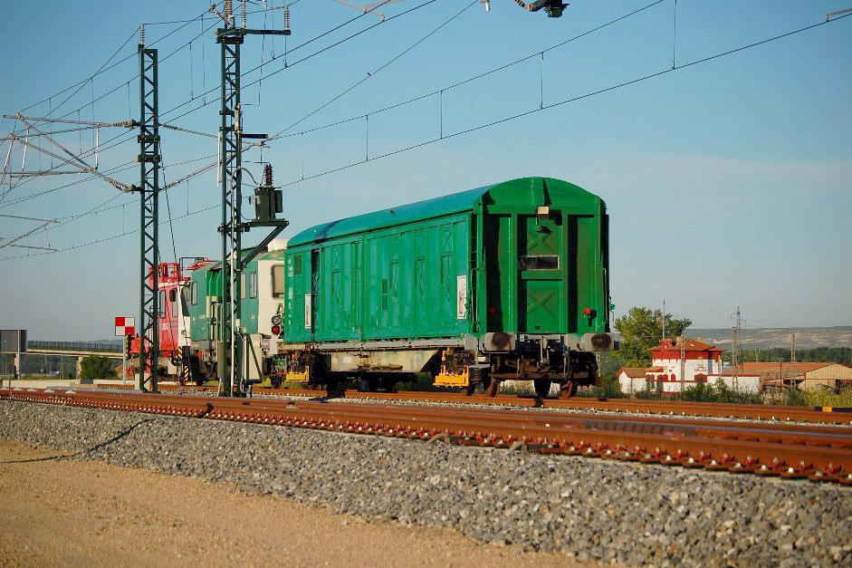 Tren AVE Pedralba de la Pradería Zamora