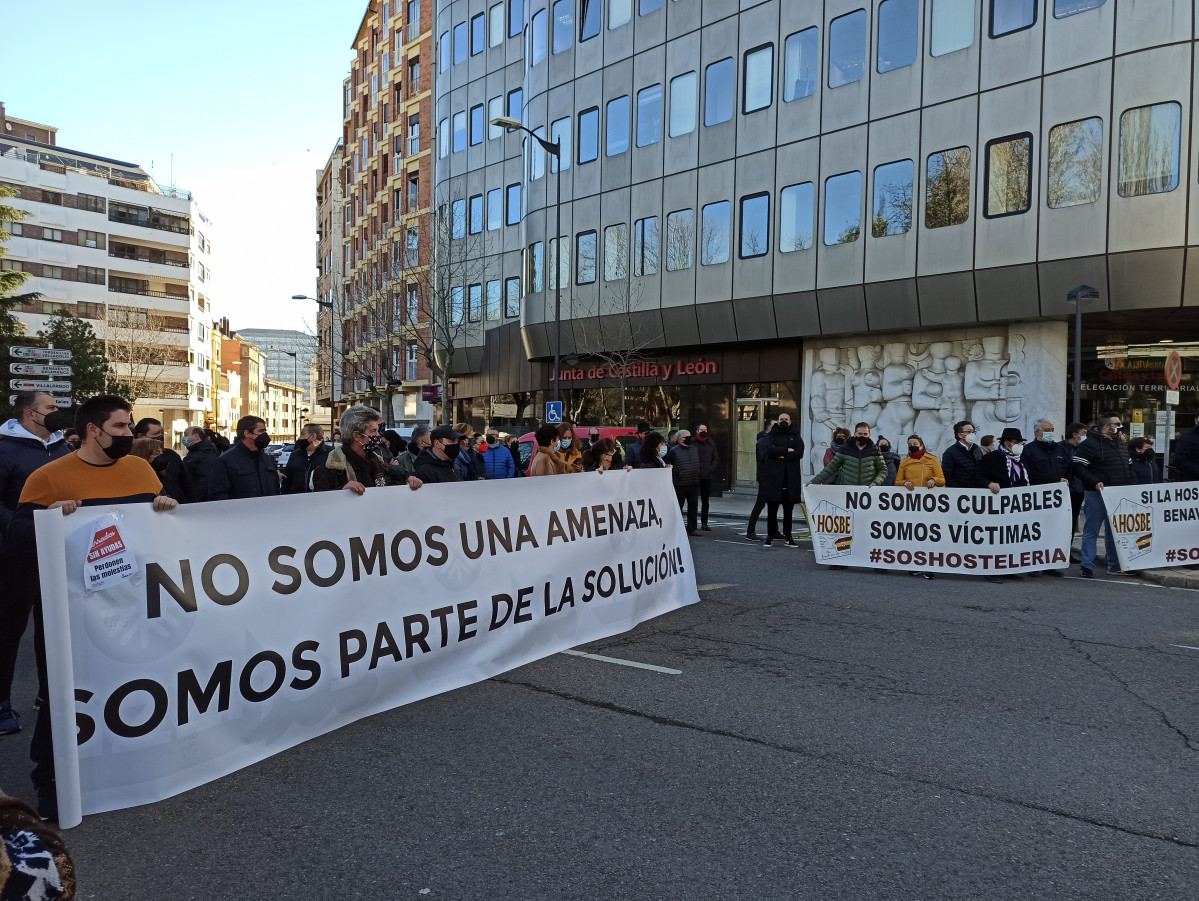 Protesta de los hosteleros zamoranos por las restricciones de la Junta.