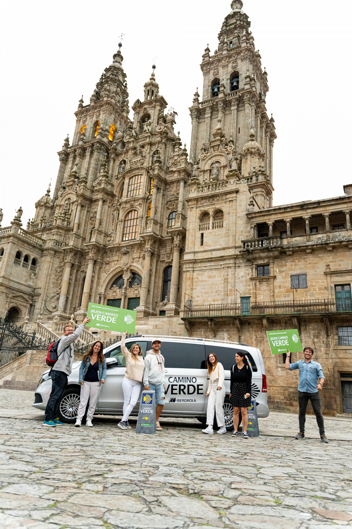 2021 07. Famosos influencers Camino Verde a Santiago a su llegada a la ciudad compostelana