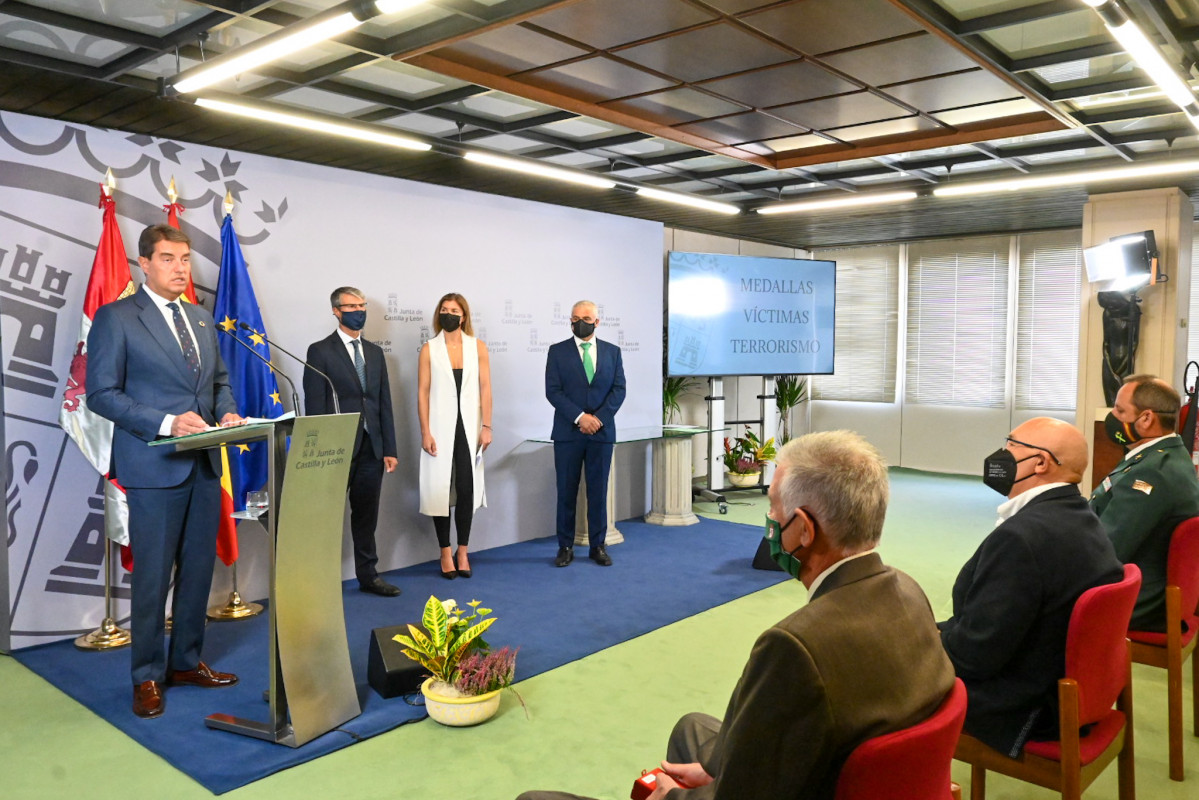 20210831 CONSEJERO DE LA PRESIDENCIA MEDALLAS Vu00cdCTIMAS DEL TERRORISMO ZAMORA  5