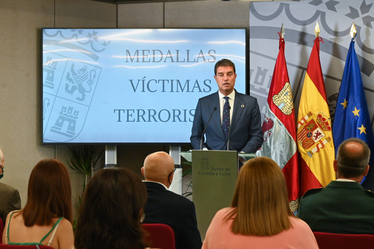 20210831 CONSEJERO DE LA PRESIDENCIA MEDALLAS Vu00cdCTIMAS DEL TERRORISMO ZAMORA  1