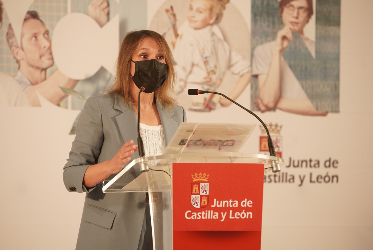 La consejera de Educación Rocío Lucas presenta el curso escolar.