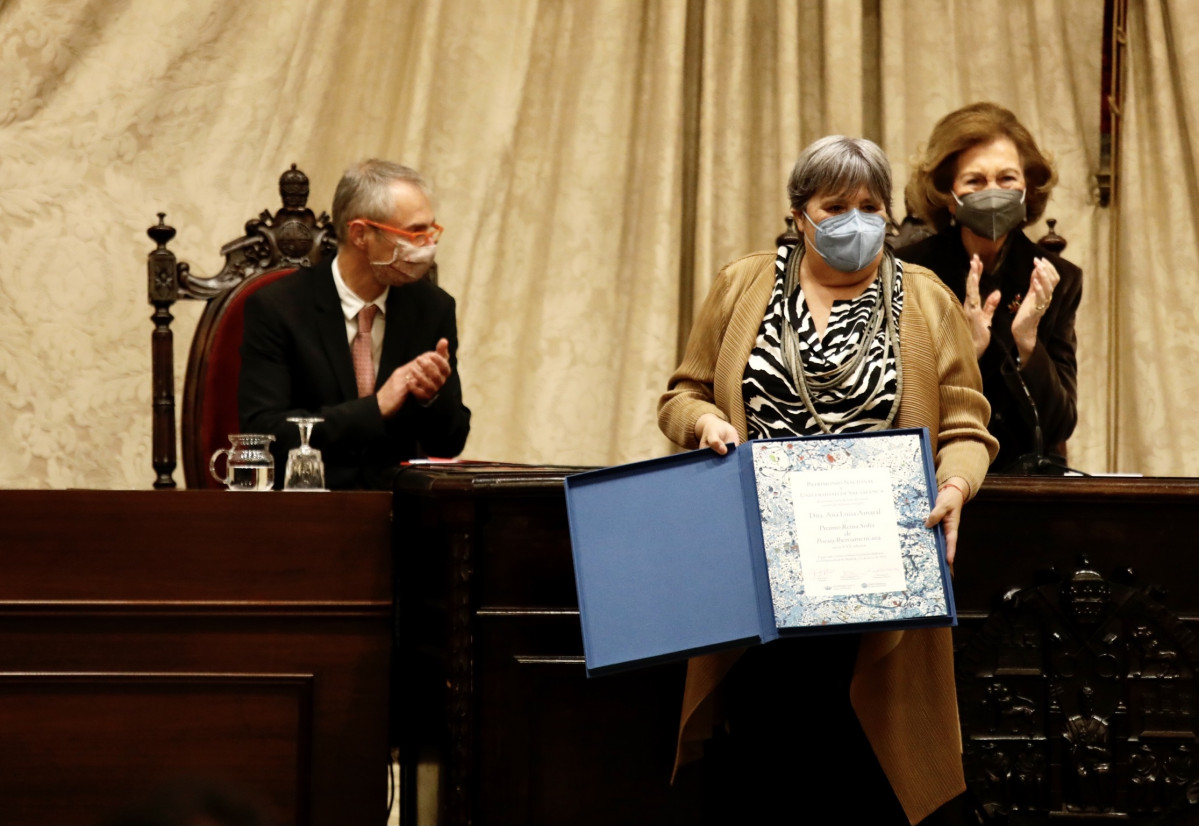 Premio Reina Sofu00eda de Poesu00eda Iberoamericana a Ana Luisa Amaral