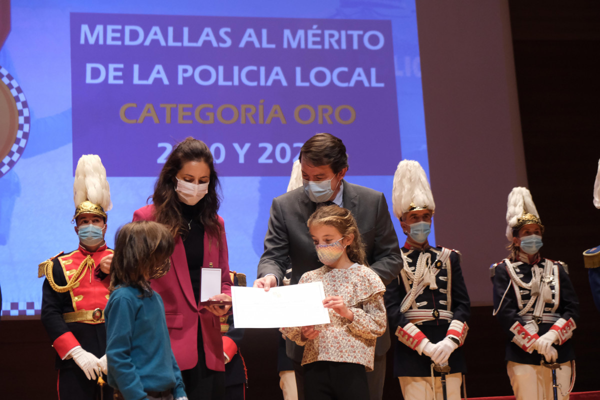 20211112 medallas policia local (4)