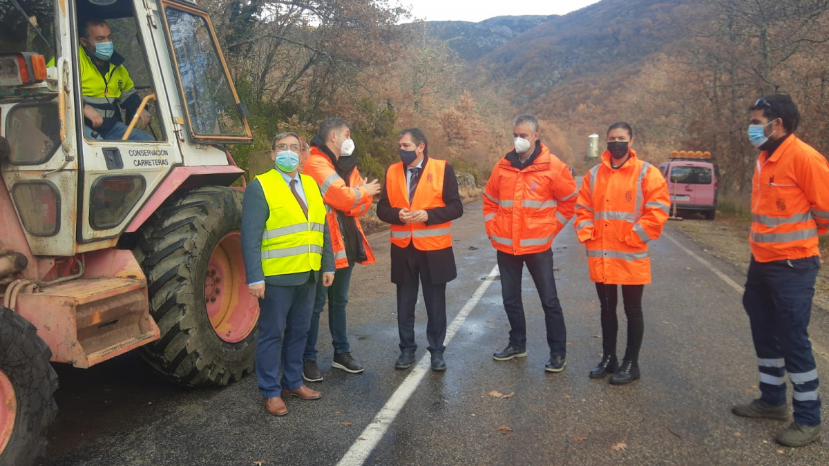 Visita a los trabajos de limpieza en la carretera de Padornelo