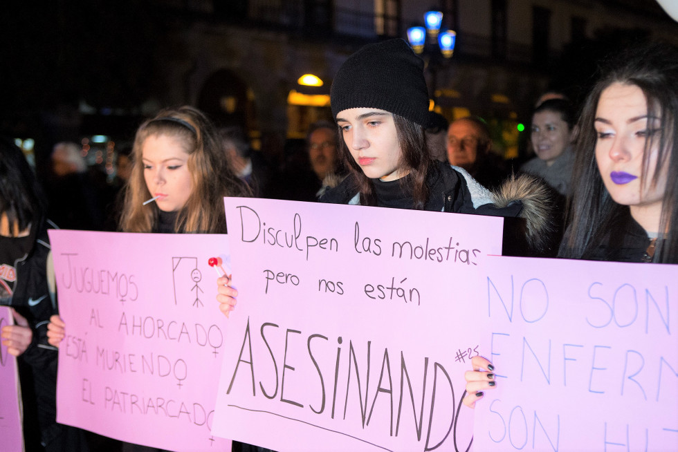 J. L. Leal  ICAL . Concentracion en Zamora con motivo del Día Internacional contra la Violencia de Género