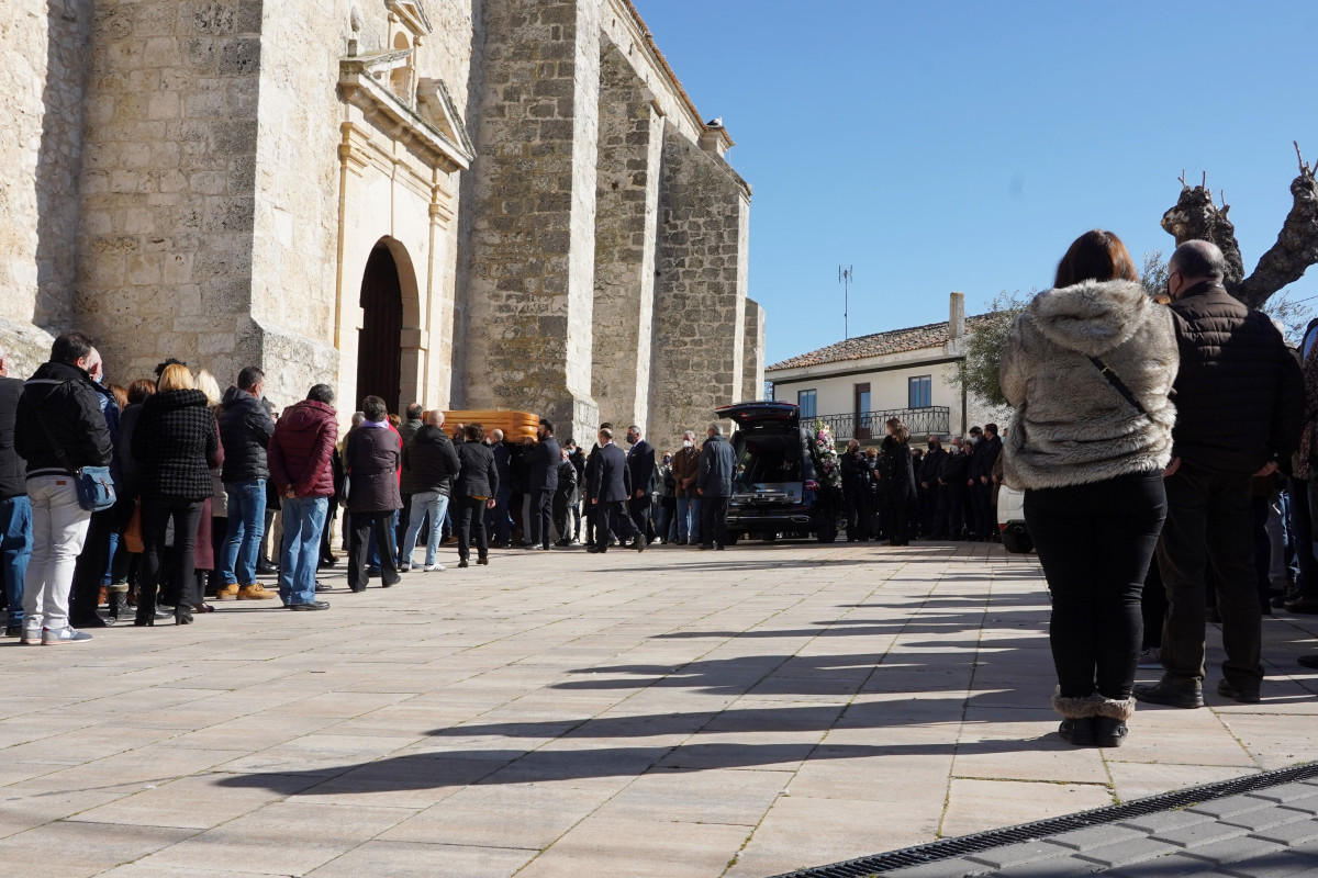 Funeral de Esther Lu00f3pez en Traspinedo