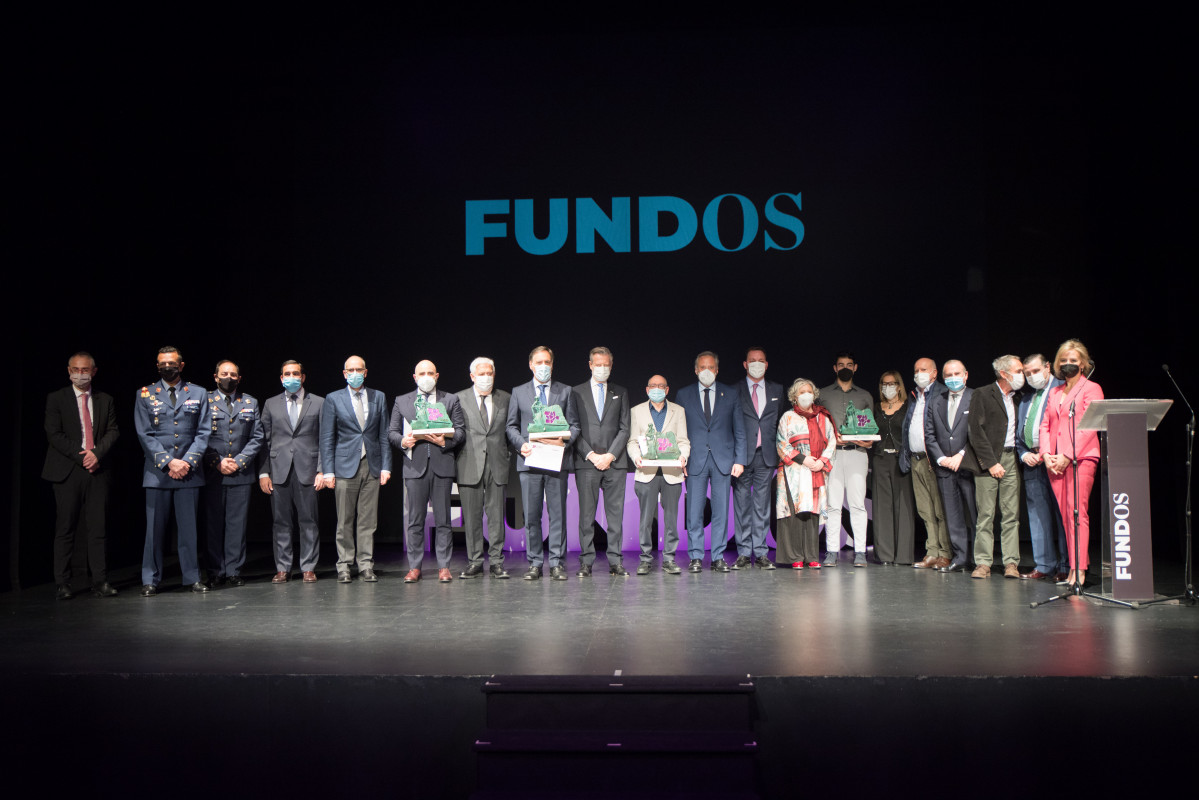 Foto Familia III Premios Fundos
