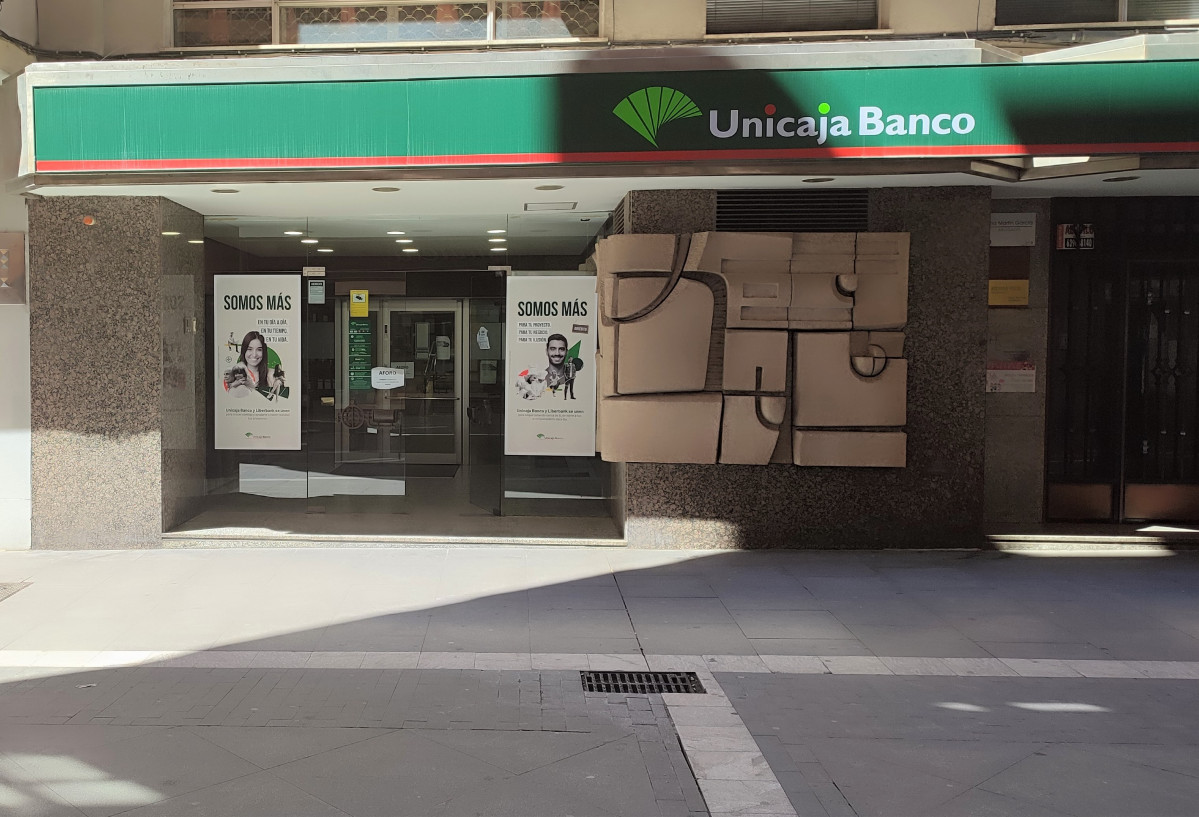 Oficina de Unicaja en la Calle San Torcuato