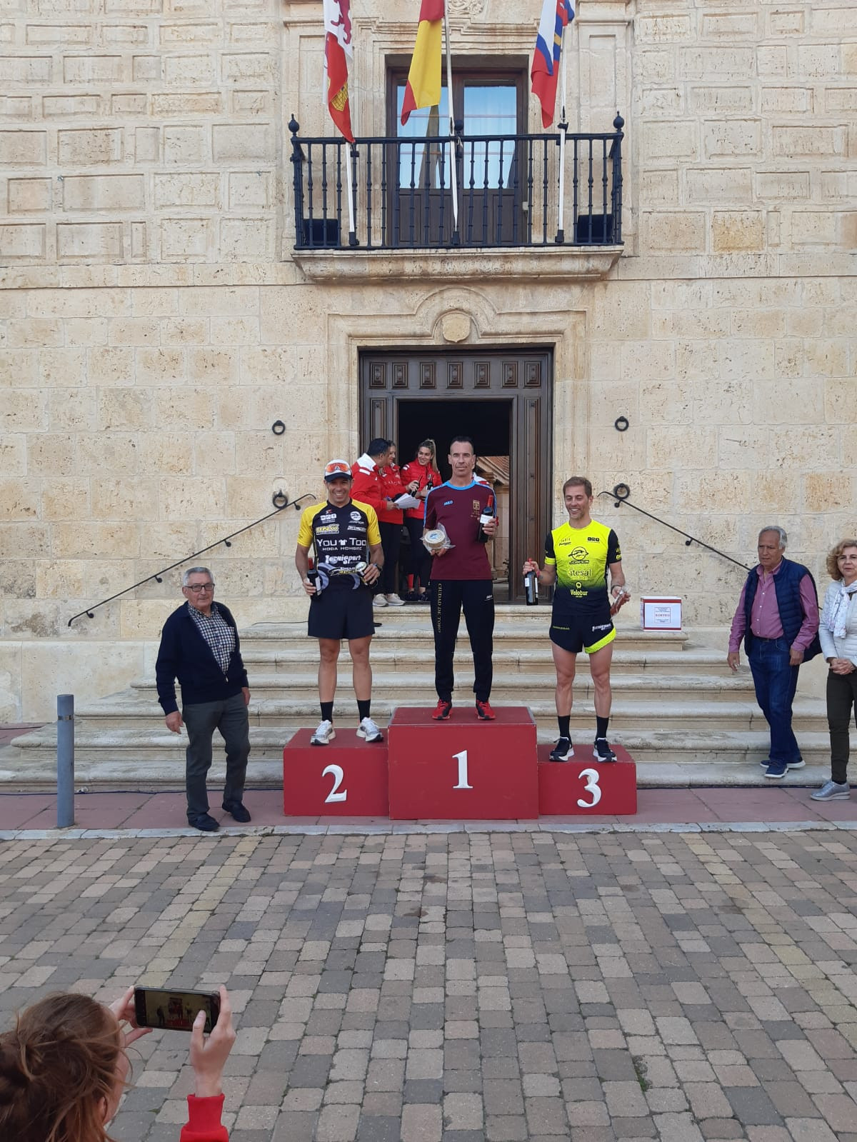 Vino Toro Caja Rural 3