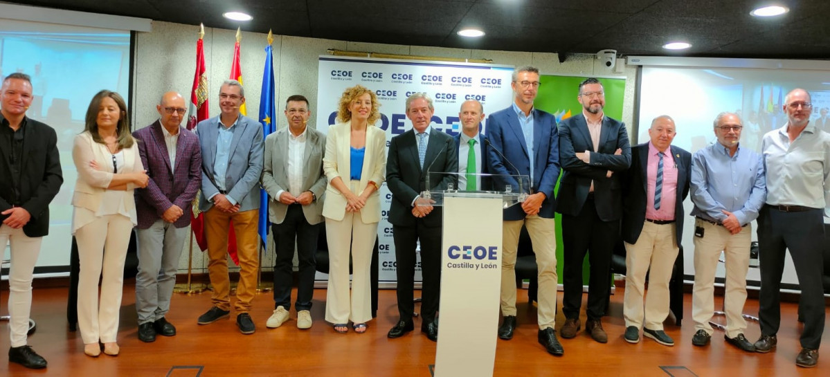 2022 07 07.  foto de familia Jornada CEOE Castilla y Leu00f3n e Iberdrola