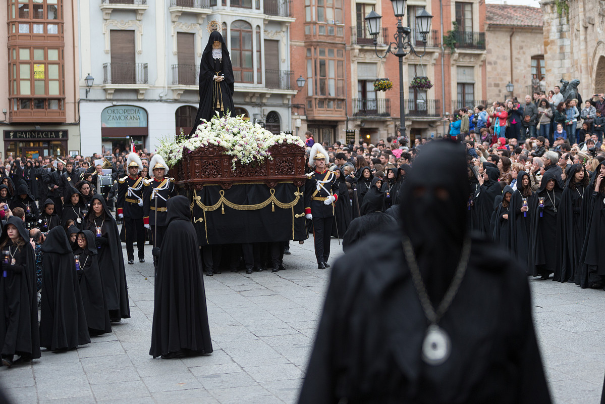 J. L. Leal  ICAL . Desfile procesional de la Santu00edsima Virgen de la Soledad