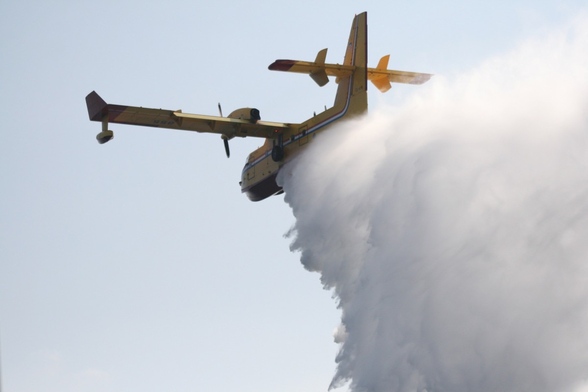 Fire fighting aircraft 4786149 1920