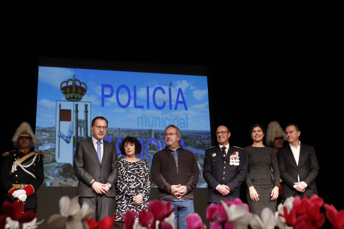 Du00eda de la Policu00eda (1)