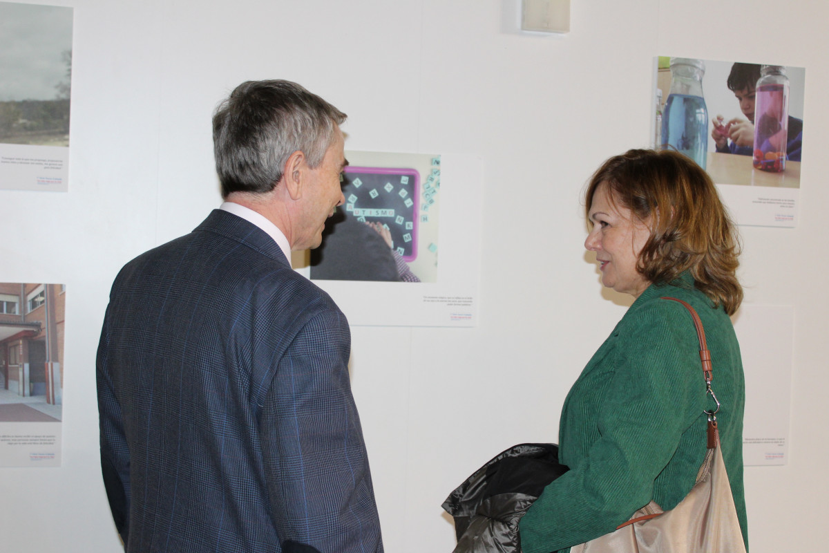 Inauguraciu00f3n Exposiciu00f3n Fotos  Autismo en Zamora (4)