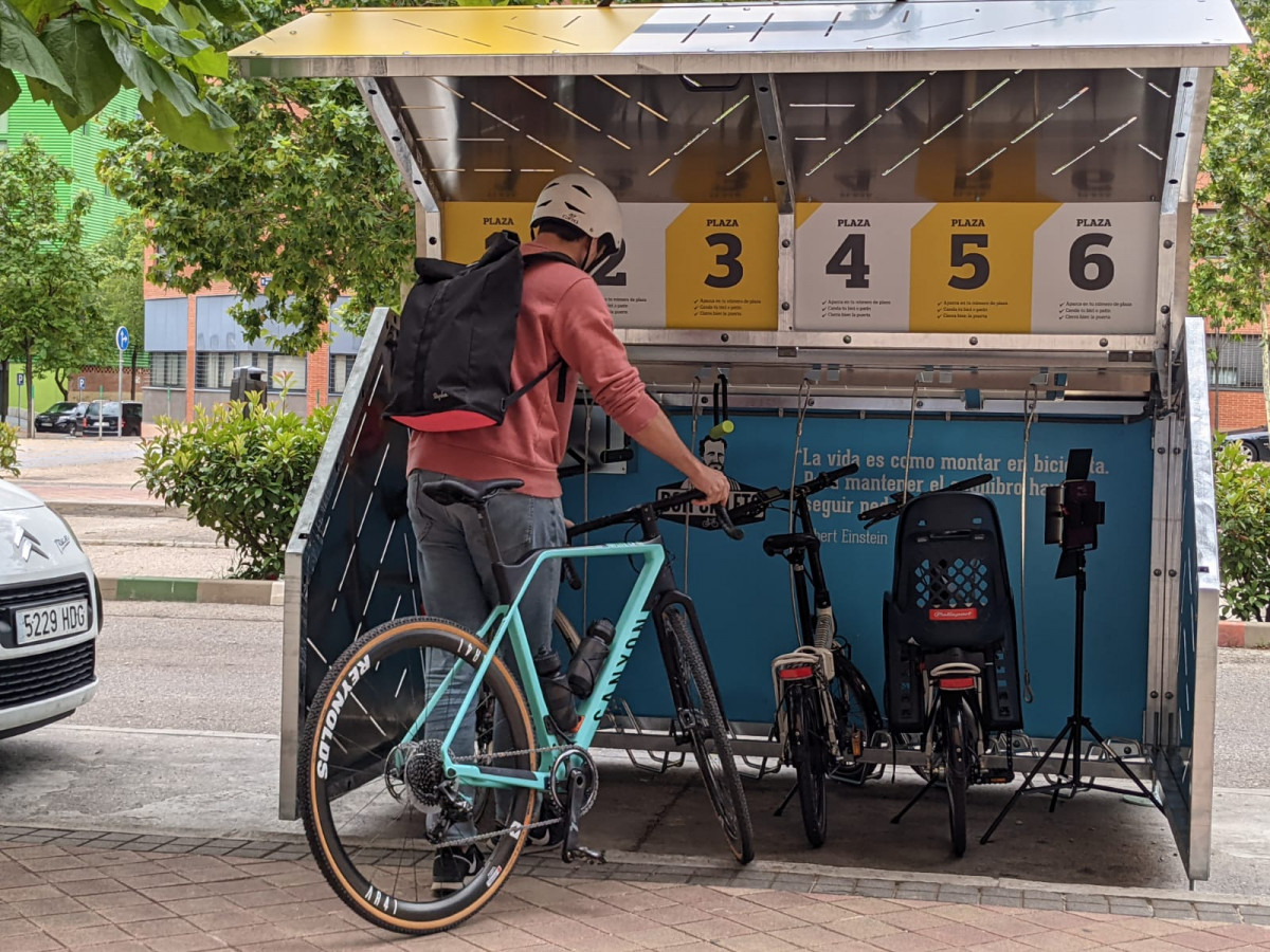 Aparcamientos seguros bicis en estaciones de Renfe