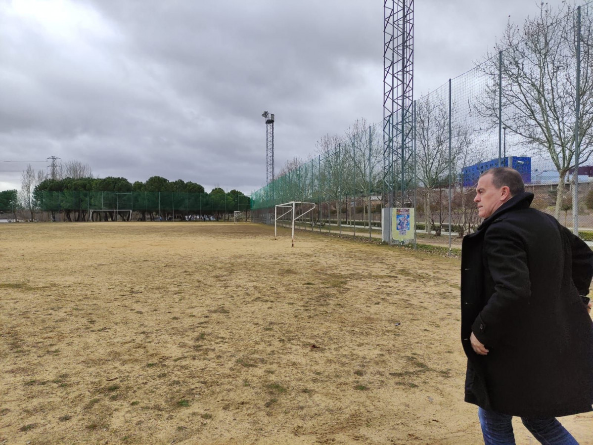 Francisco Requejo en el campo de fu00fatbol de la Aldehuela (2)