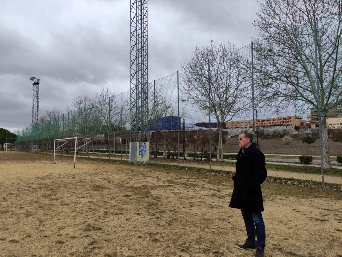 Francisco Requejo en el campo de fu00fatbol de la Aldehuela