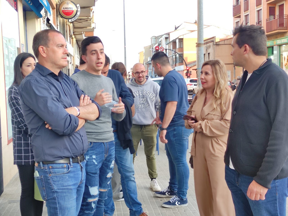Francisco Requejo y miembros de Zamora Su00ed visitan el barrio de San Josu00e9 Obrero (1)