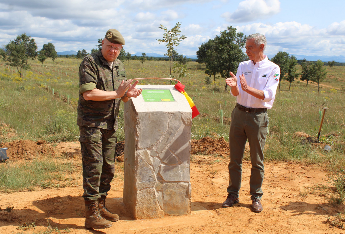 2023 06 22. Cebriu00e1n y Garcu00eda descubren la placa conmemorativa