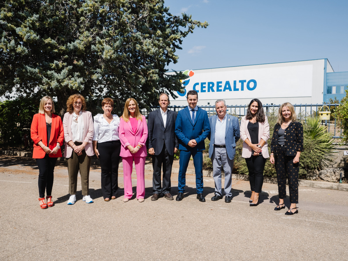 El ministro de Industria, Comercio y Turismo en funciones visita la fu00e1brica de Cerealto en Venta de Bau00f1os