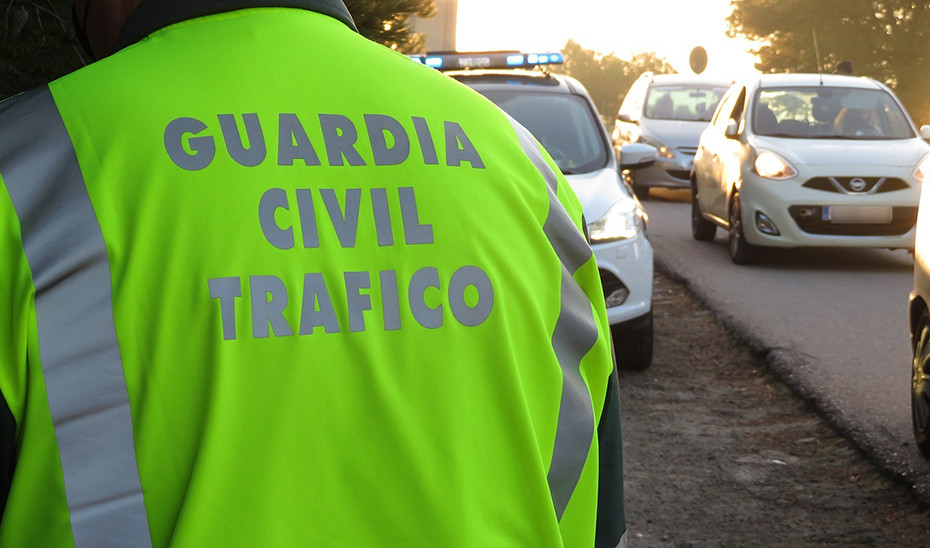 1669285977442EuropaPress 4829678 agente guardia civil trafico (1)