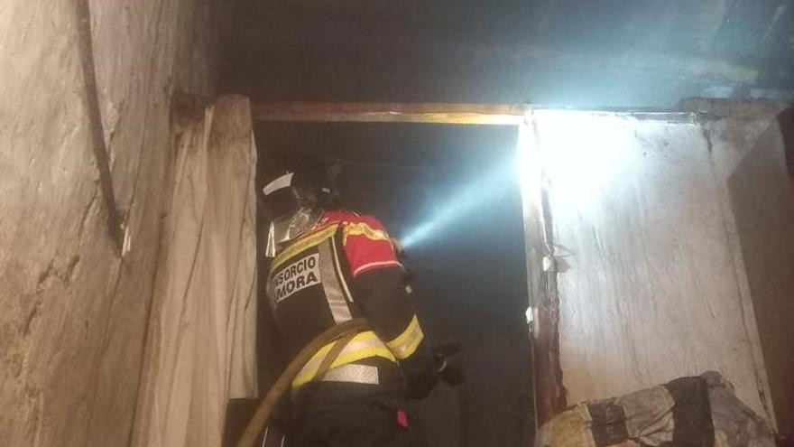 Bomberos incendio vivienda