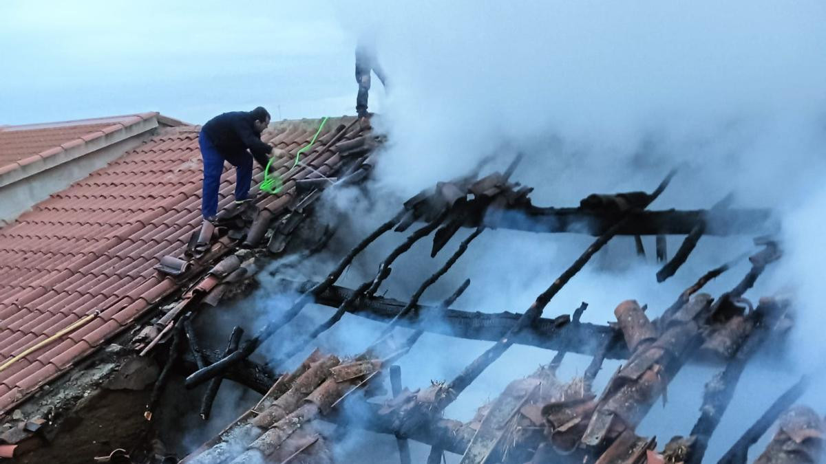 Incendio tejado Peleagonzalo