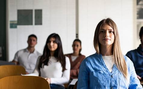 Uned examen