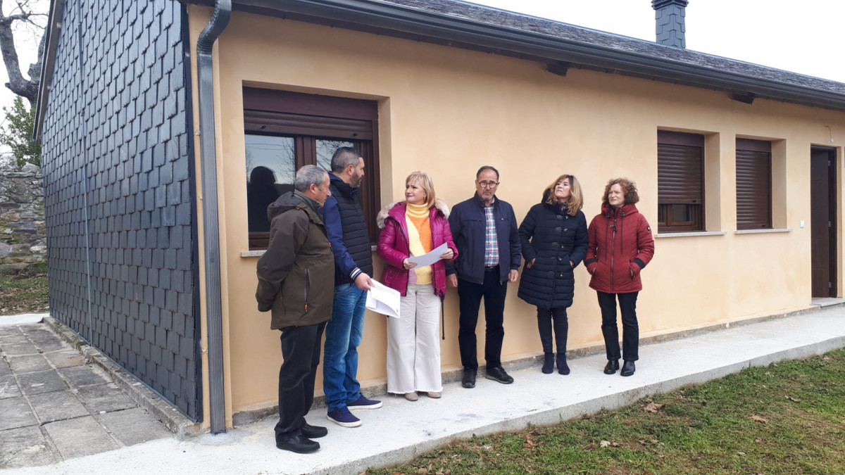 Delegada visita vivienda del programa Rehabitare en Lobeznos 1