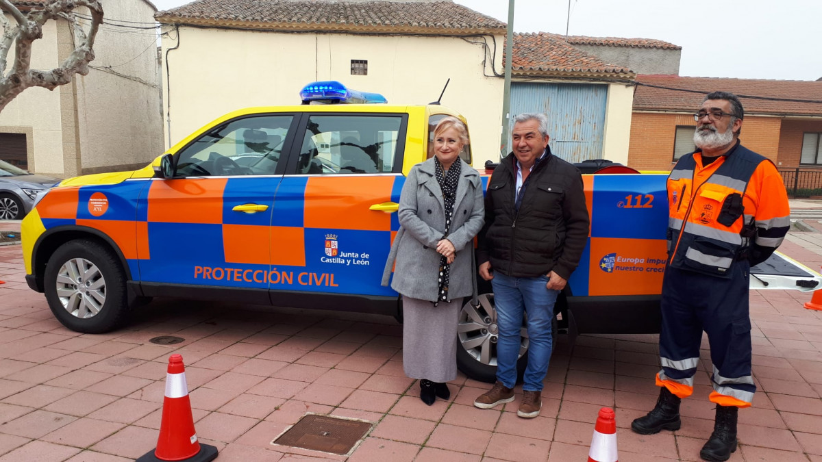 Entrega vehu00edculo a agrupaciu00f3n voluntarios de Villaralbo