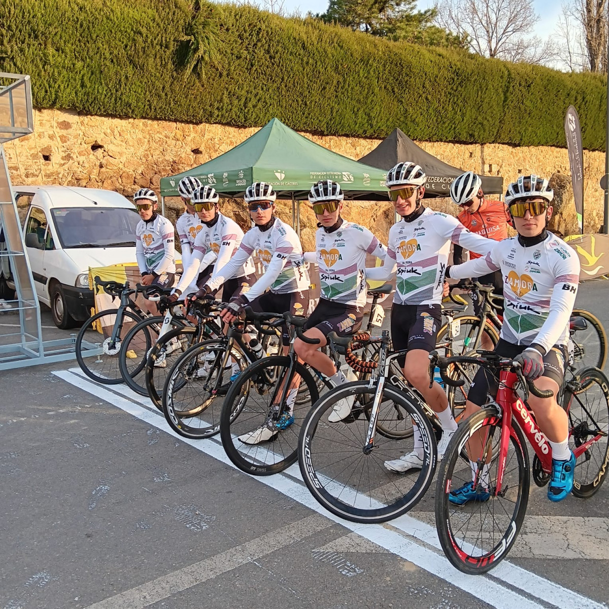 Zamora Enamora junior en Vuelta a Extremadura 2024 (2)