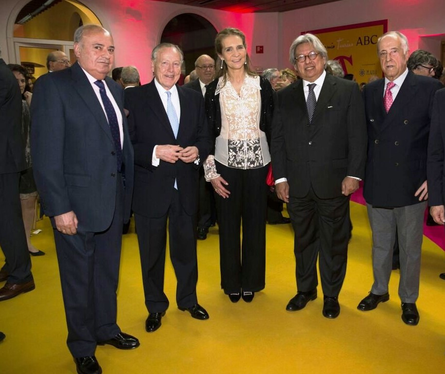 Miembros de la AIT con S.A.R