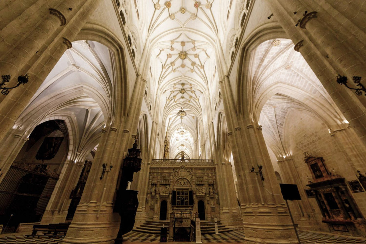 2021 12  Iluminaciu00f3n interior Catedral de Palencia