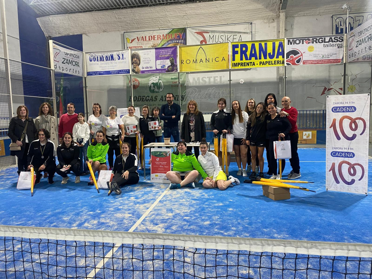Foto de familia XI Open Padel femenino