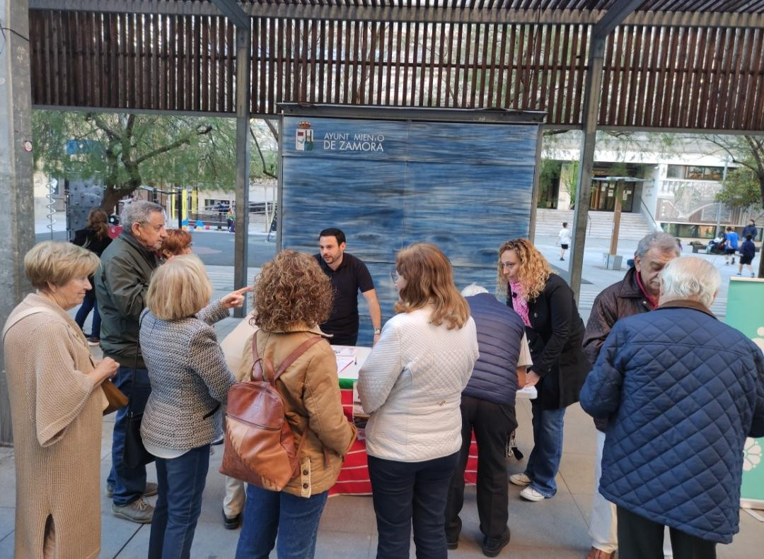 Firmas contra el cierre de la residencia Tres u00c1rboles (18 04 2024)