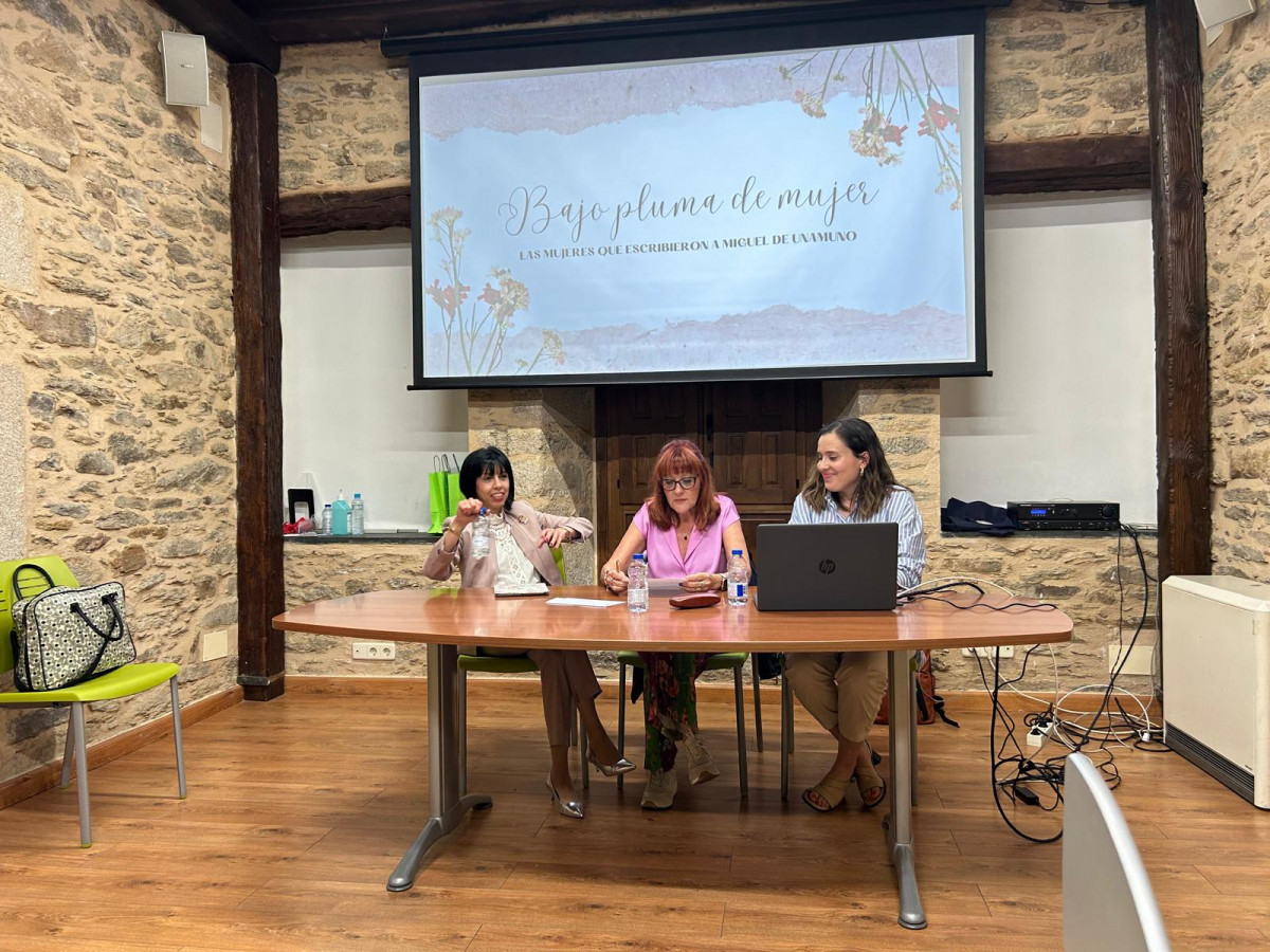 Presentaciu00f3n del proyecto de investigaciu00f3n epistolar u201cBajo Pluma de Mujeru201d