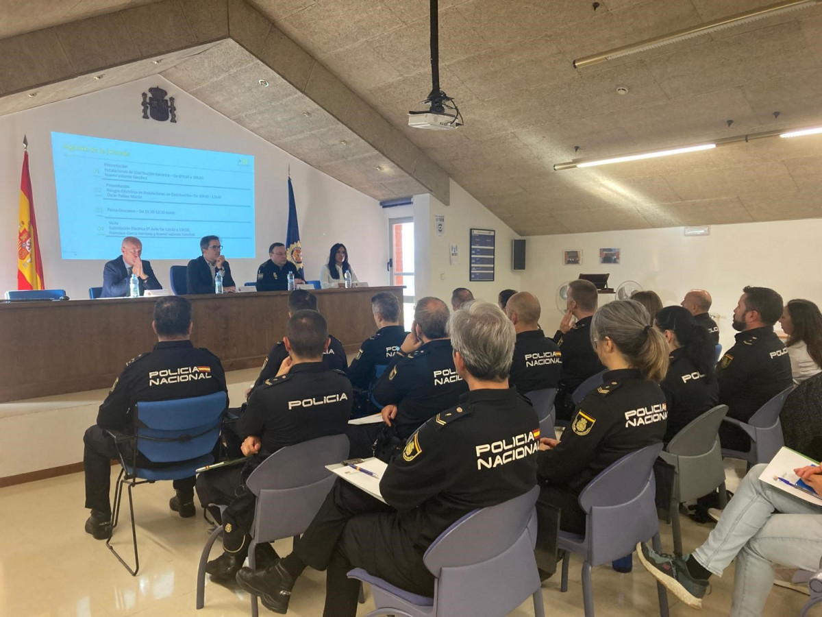 2024 10 23.  Iberdrola forma a una veintena de agentes de Policu00eda Nacional de u00c1vila
