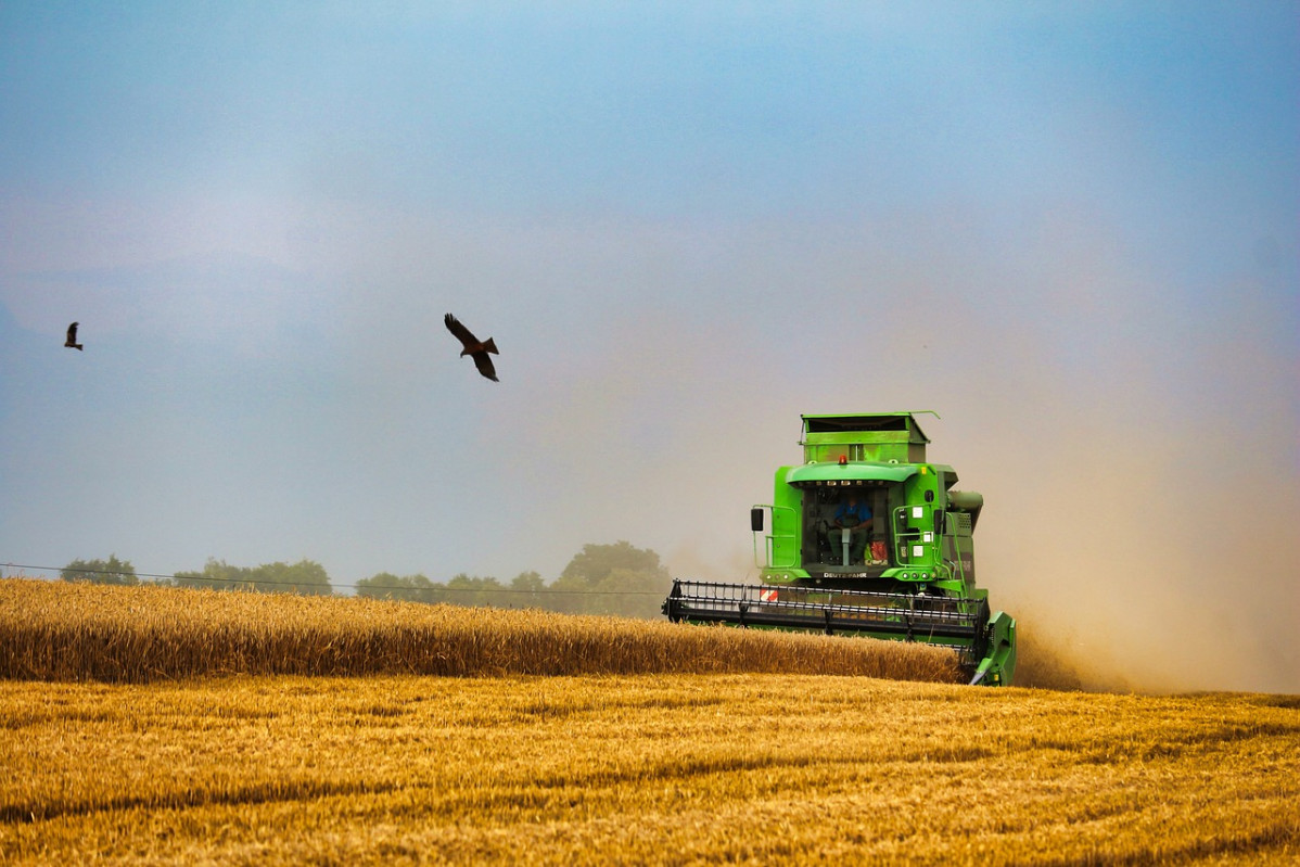 Combine harvester 6533855 1280