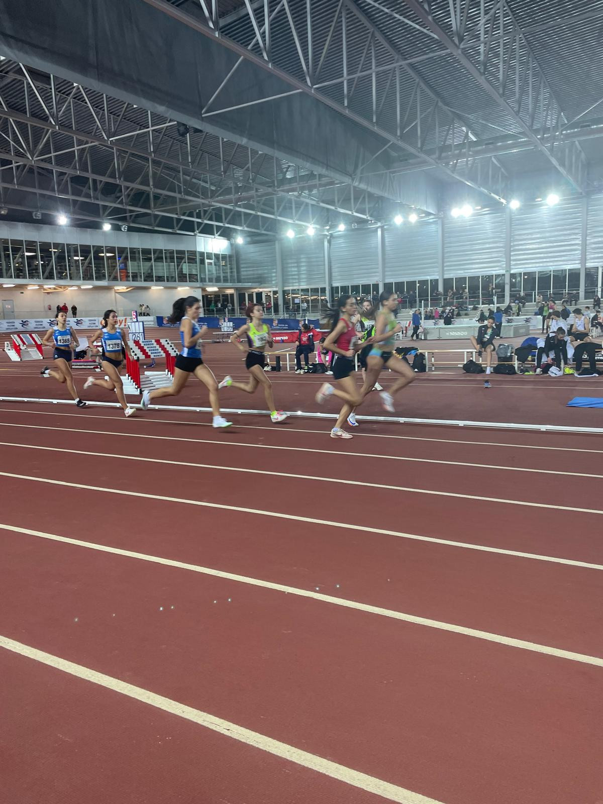 A SUB 16 FEM
