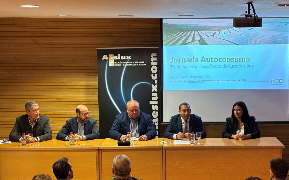 2024 12 18.  i DE acerca el autoconsumo a los instaladores salmantinos