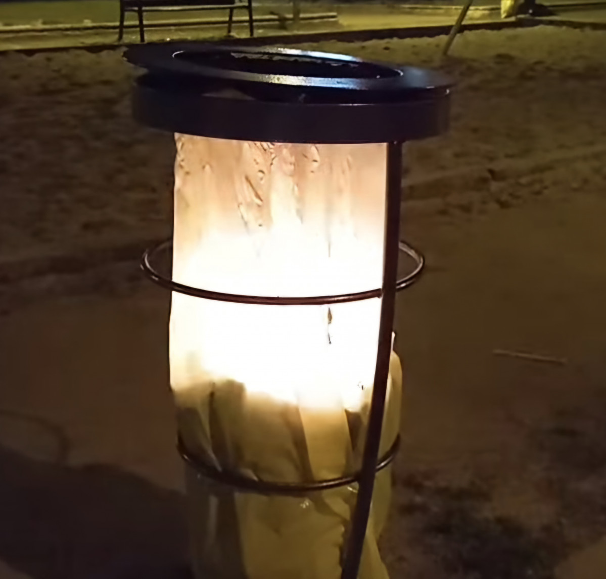 Papeleras ardiendo