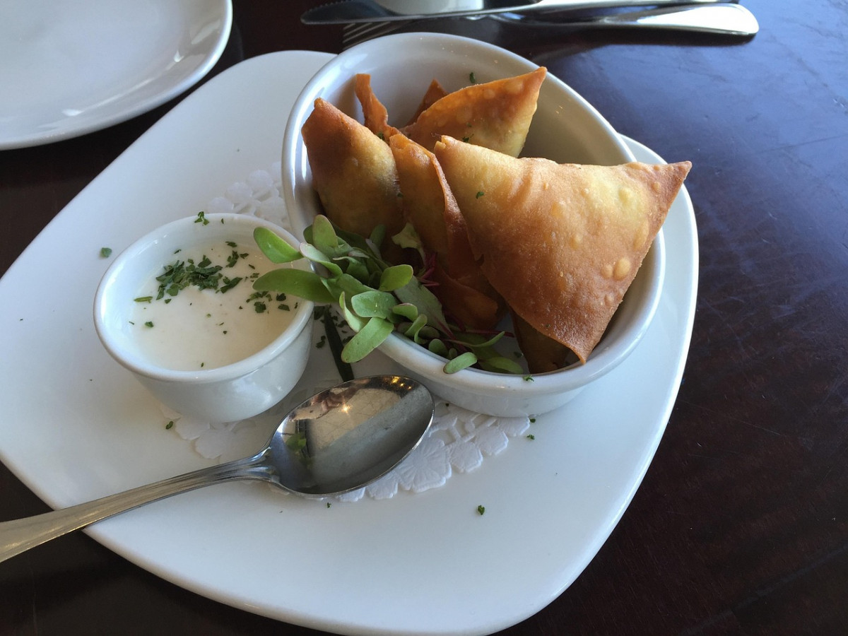 Indian snack 2417643 1280