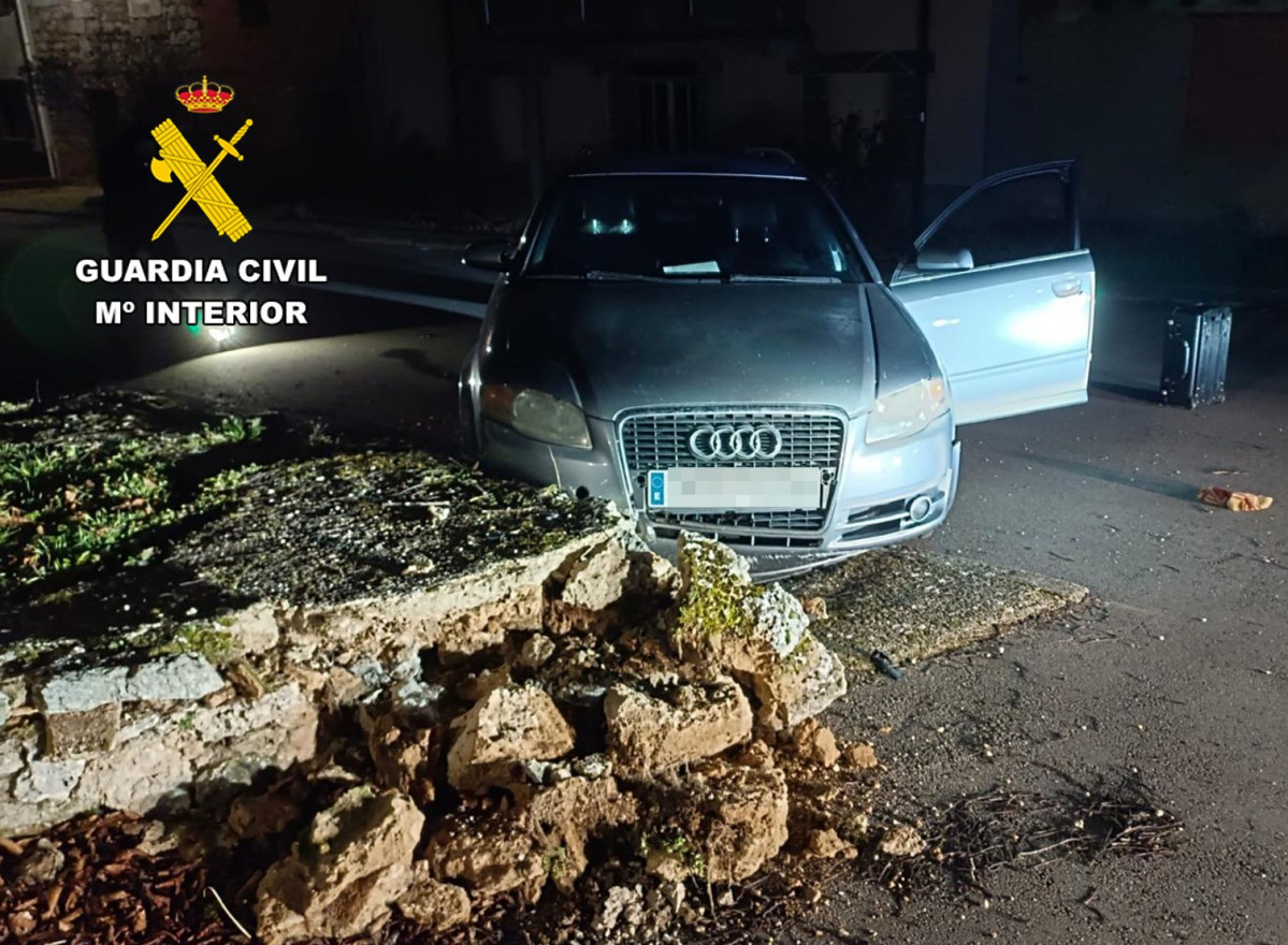 20250124 detenido por ROBO VEHu00cdCULO,INTIMIDACIu00d3N   OTROS (2)
