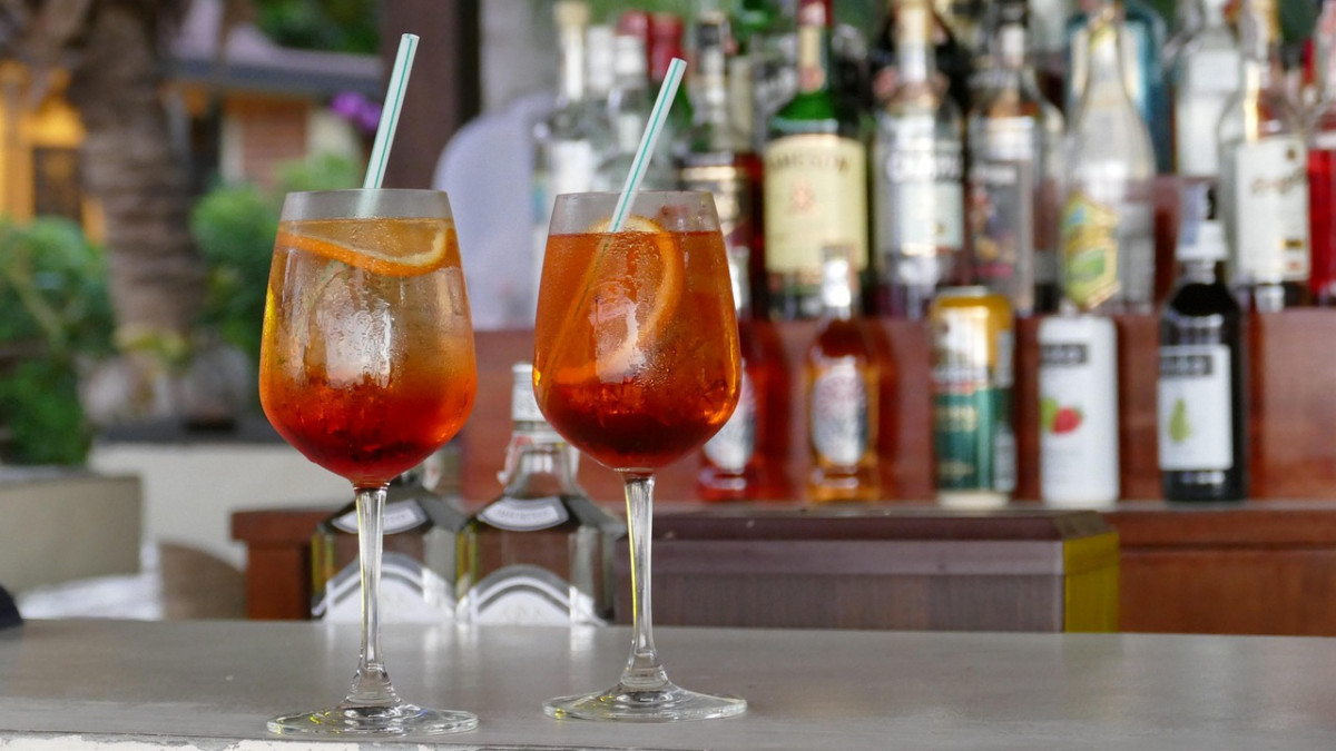 Bar 1617190 1280