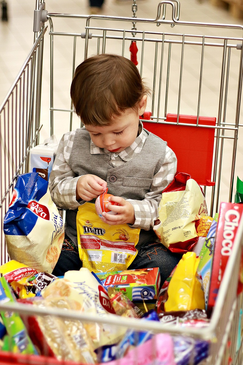 Cart with products 4525082 1280
